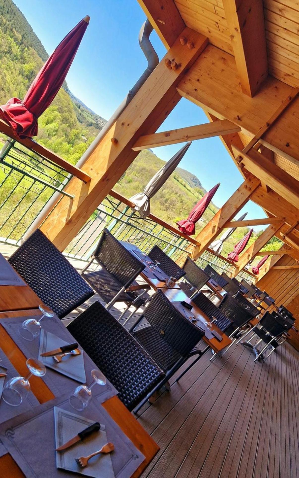 Des Rochers Hotel 2*