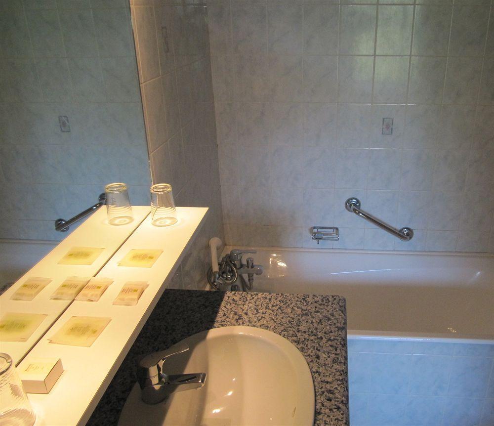 Hotel Des Rochers 2*