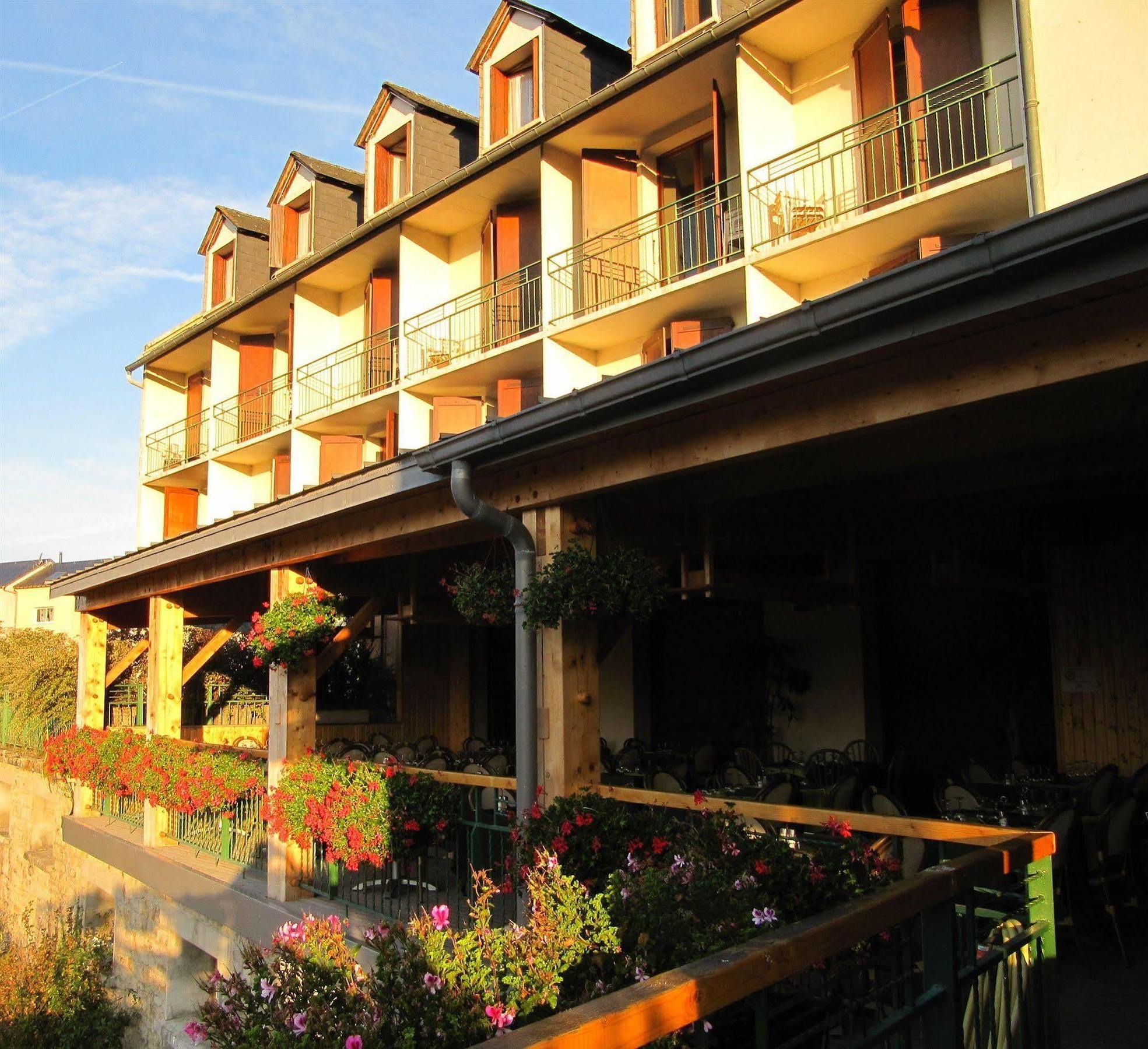 Des Rochers Hotel 2*